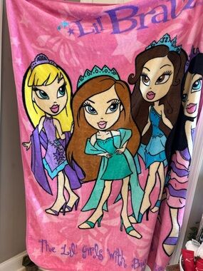 Lil Bratz  Character Throw Blanket
Collectible Princess characters kids